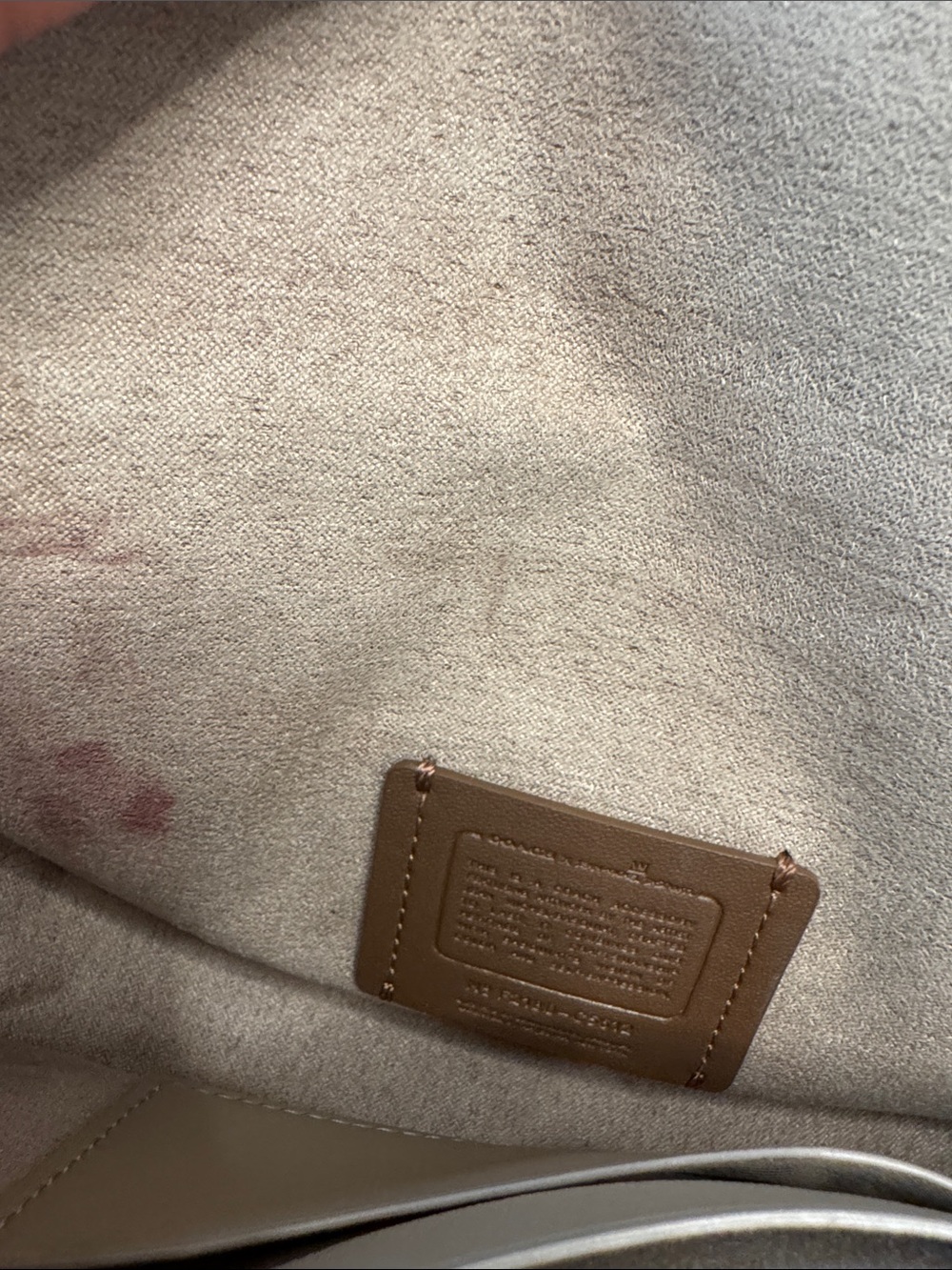Coach Basquait Cream Leather Crossbody withGold Chain - Picture 2 of 4